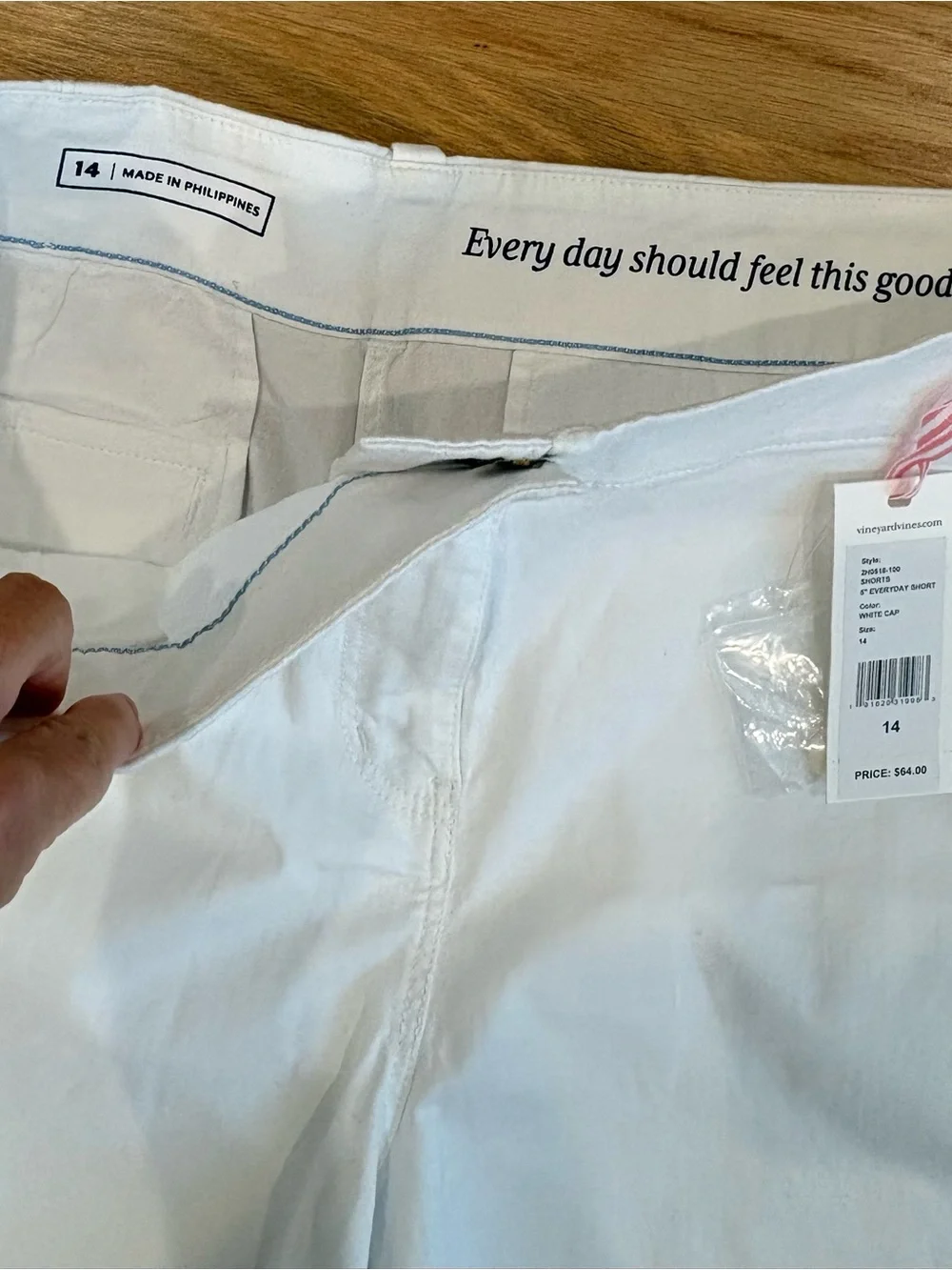 Vineyard Vines White Cotton Bermuda Shorts, size 14 - Picture 3 of 3